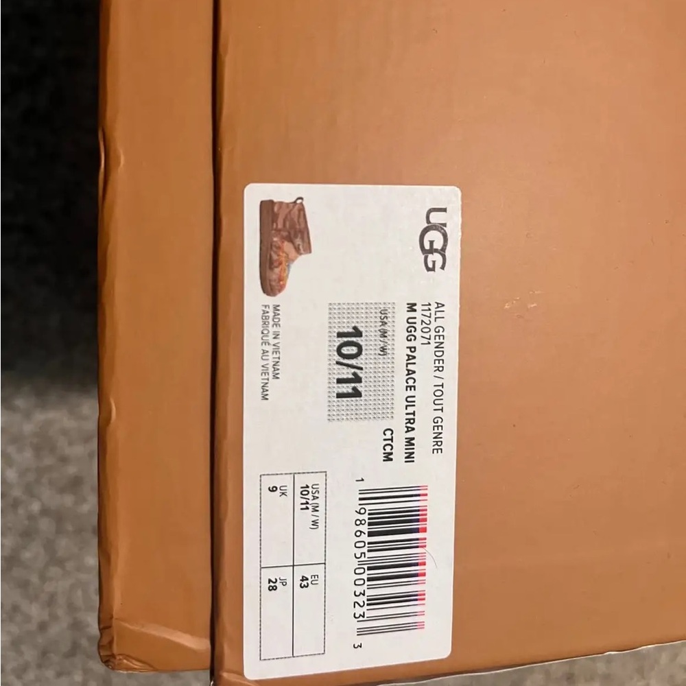 Ugg/Palace mini boot brand new!